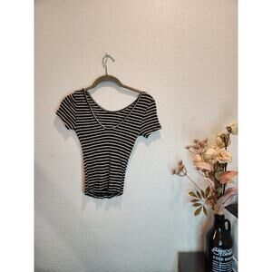 Brandy Melville Black &‎ White Striped Ribbed Crop Top - One Size
